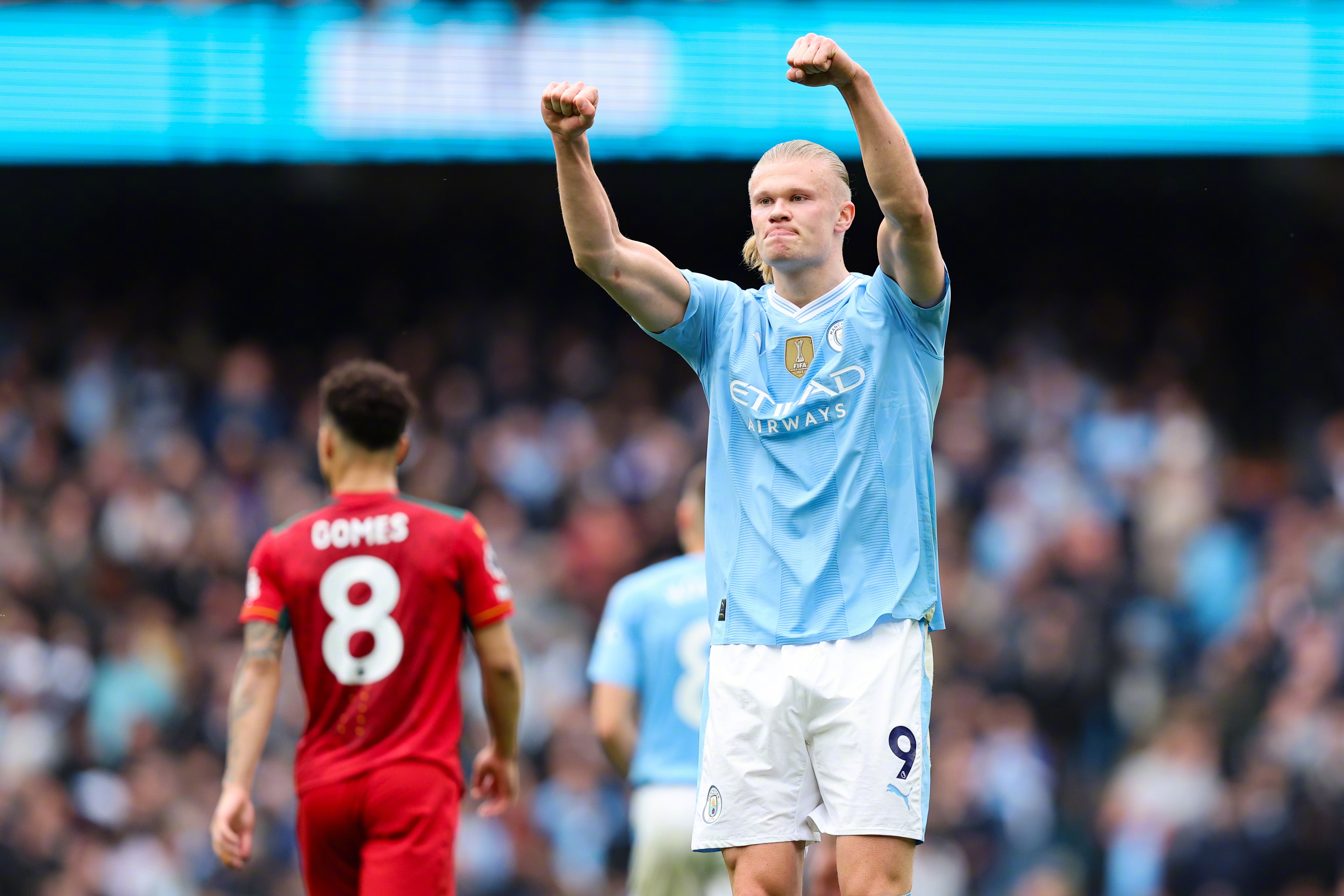 包含集结日英超焦点战，法兰克福复出首秀，赛场秩序良好，年轻球员得到机会的词条