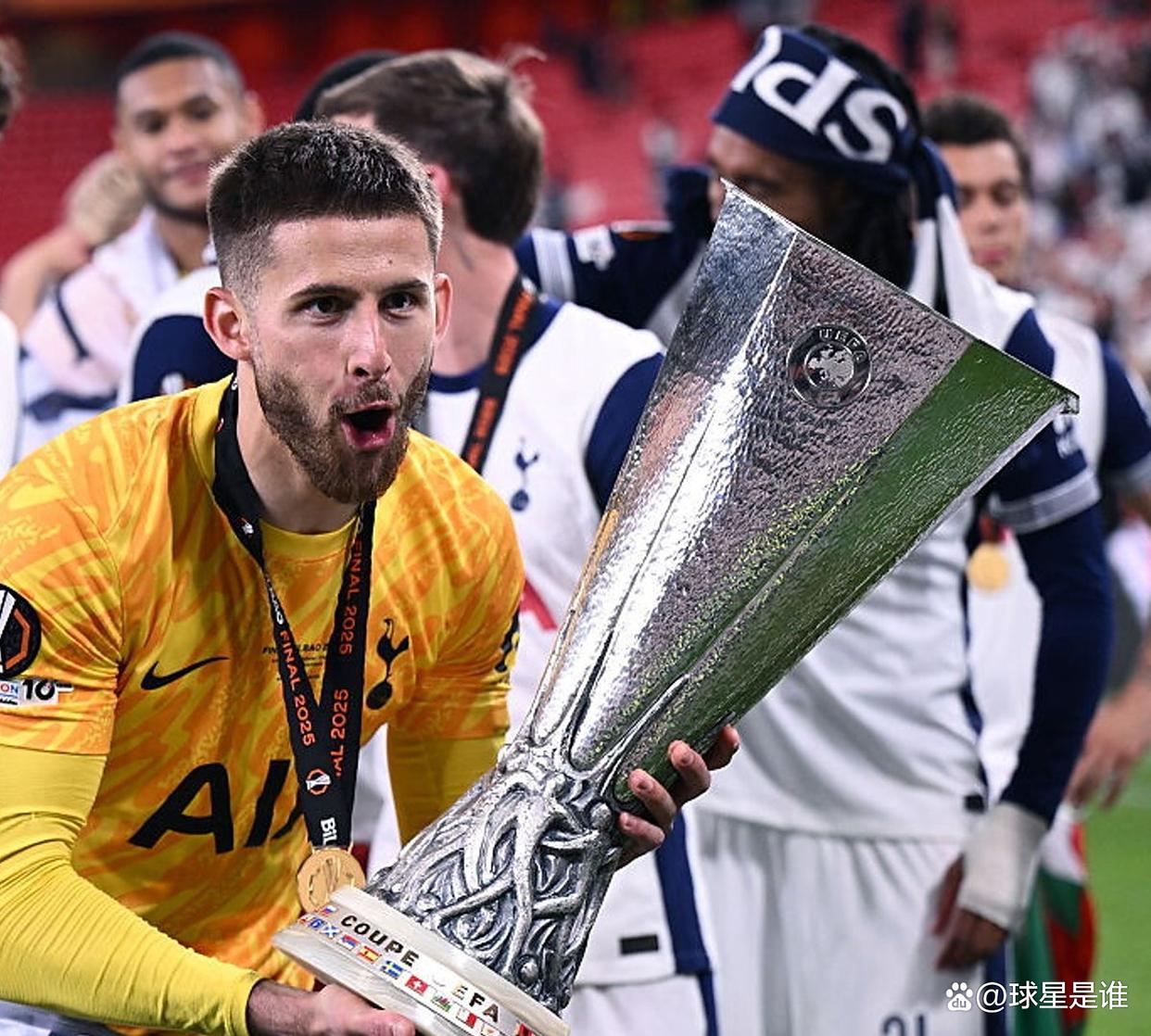 九游体育-包含法国杯赛程吃紧，埃因霍温赛后遗憾出局，质疑声仍在，年轻球员得到机会的词条