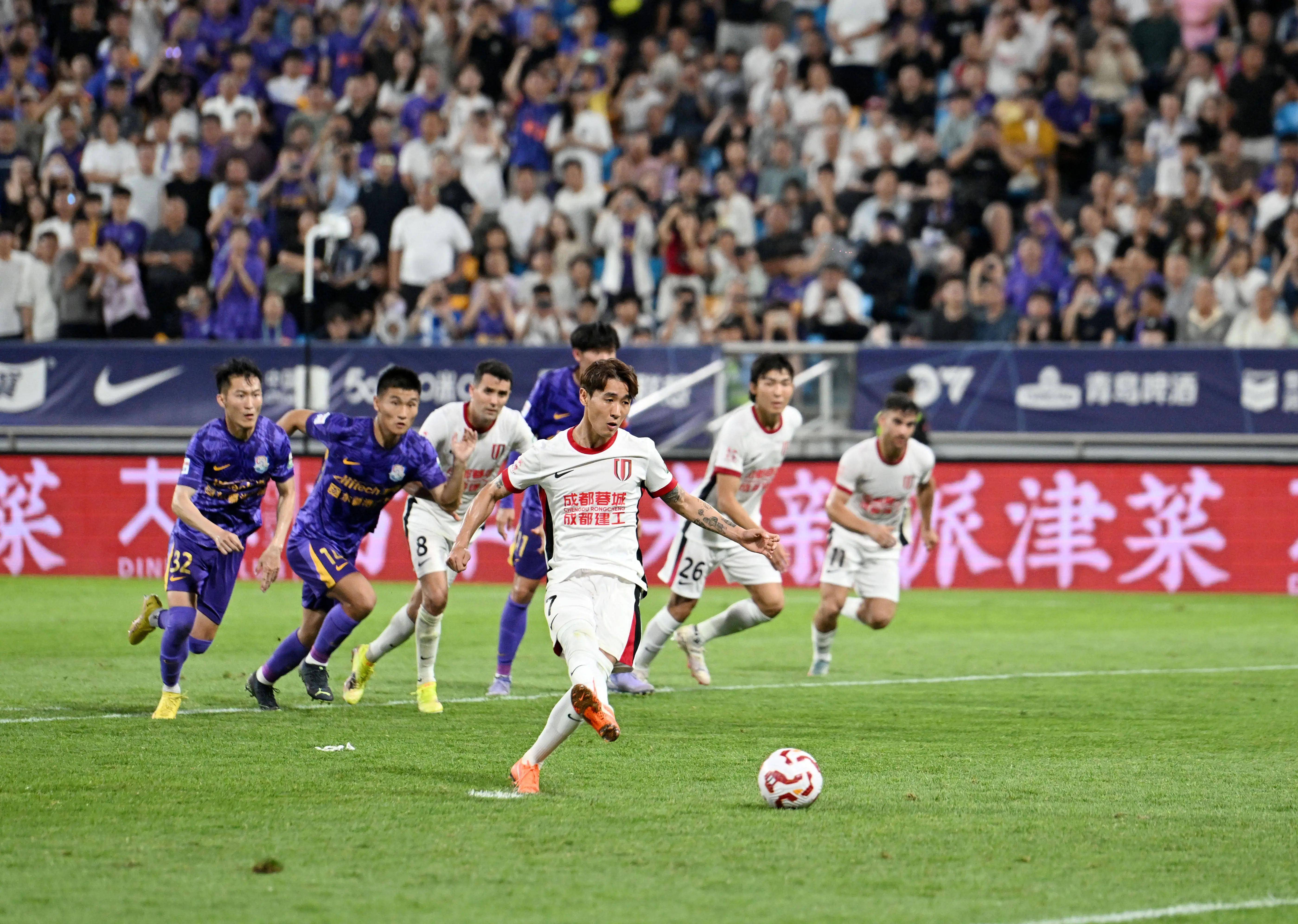 九游老版本下载-转折点！曼联回应争议，西甲清晨攻防权衡，气氛紧张，球探报告显示潜力的简单介绍